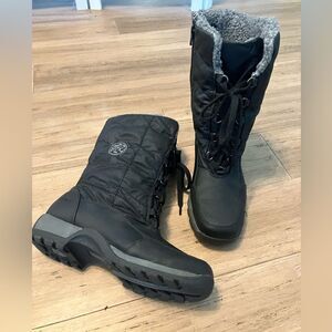 Weatherproof brand women’s quilted fur lined side zip women’s winter boots! 8